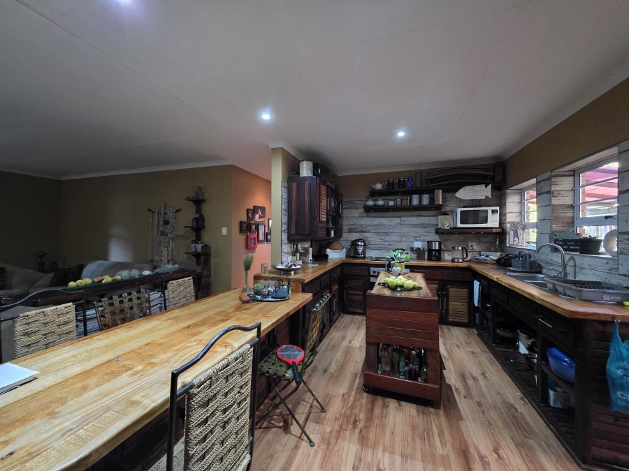 3 Bedroom Property for Sale in Wavecrest Eastern Cape